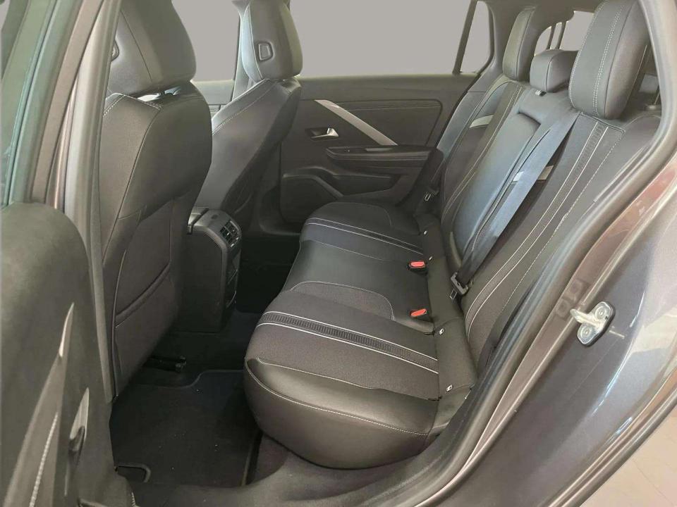 opel-astra-2025-hibrido-1199cc