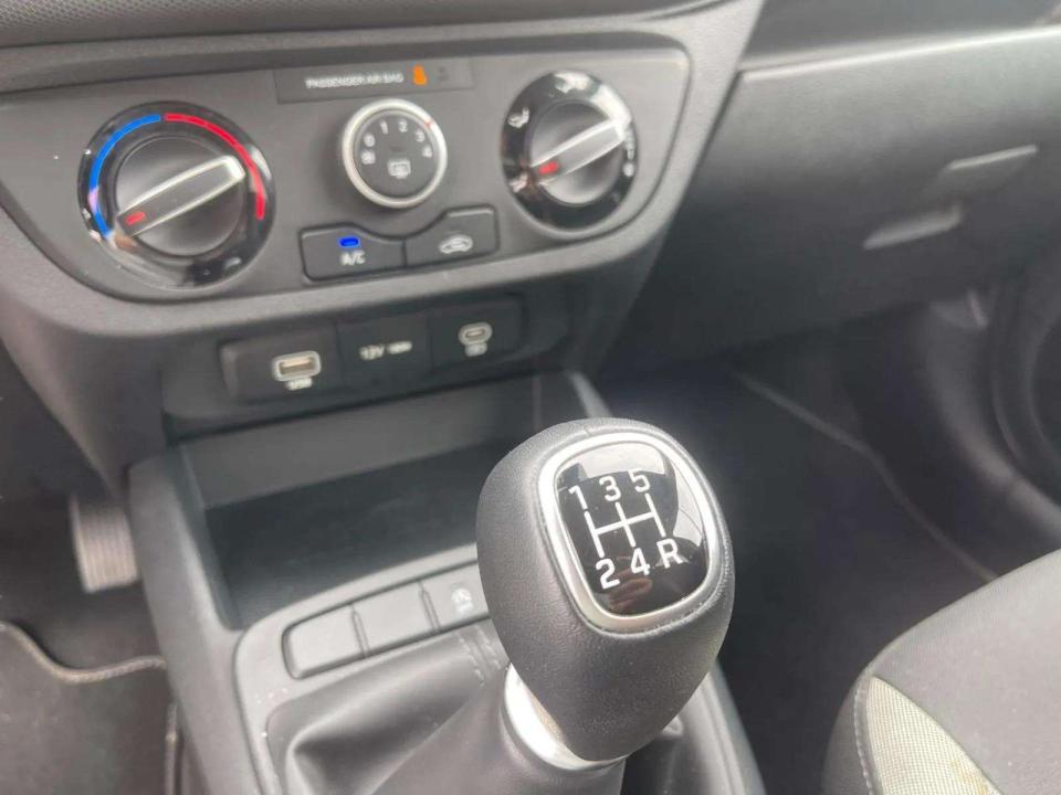hyundai-i10-2025-gasolina-998cc