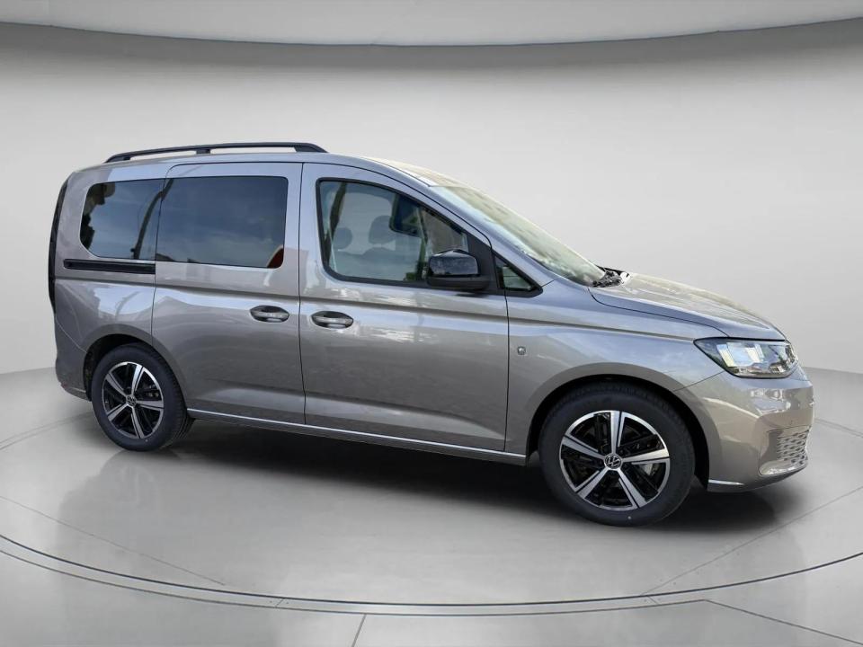 volkswagen-caddy-2025-hibrido-1498cc