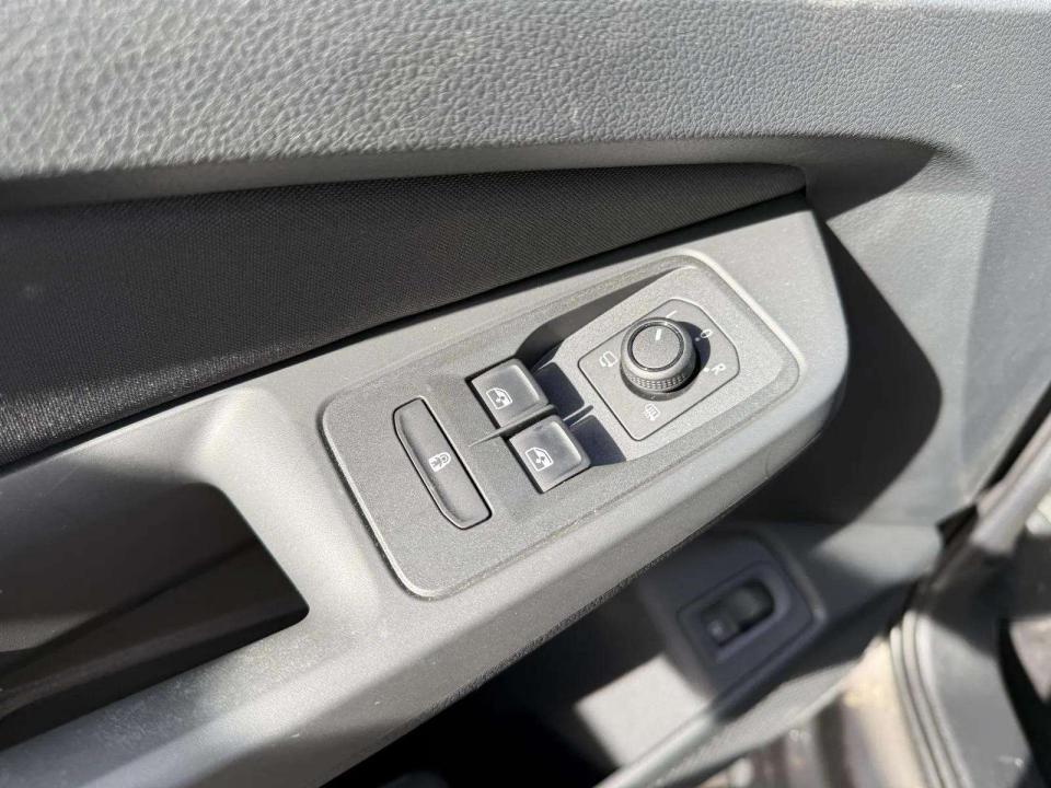 volkswagen-caddy-2025-hibrido-1498cc