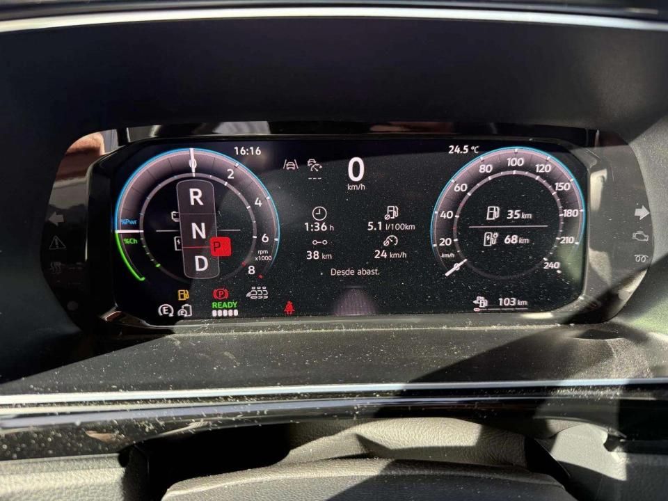 volkswagen-caddy-2025-hibrido-1498cc