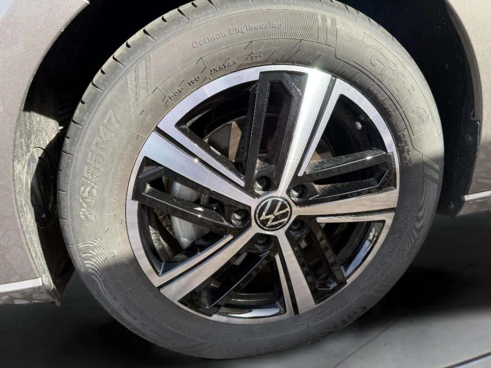 volkswagen-caddy-2025-hibrido-1498cc