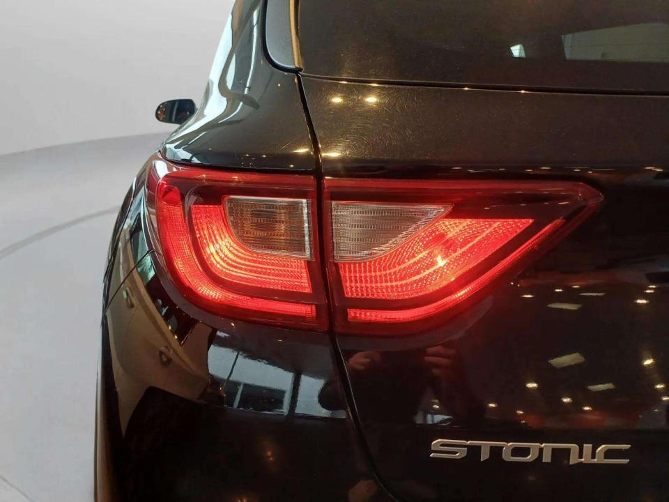 kia-stonic-2024-gasolina-1197cc