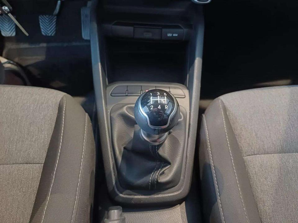 kia-stonic-2024-gasolina-1197cc