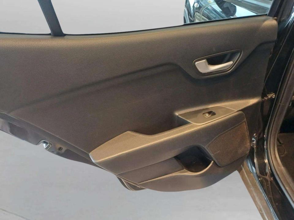 kia-stonic-2024-gasolina-1197cc