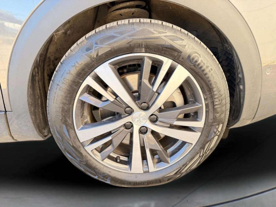 peugeot-3008-2022-hibrido-1598cc