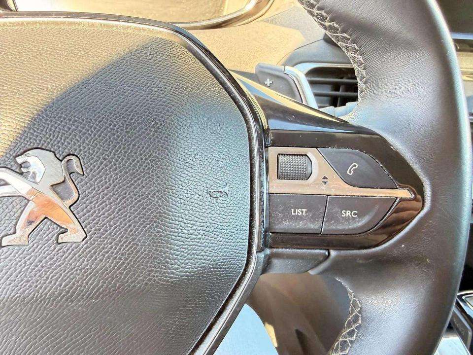 peugeot-3008-2022-hibrido-1598cc
