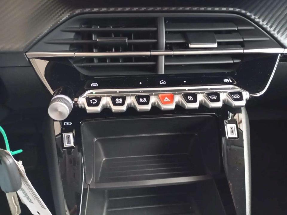peugeot-208-2026-gasolina-1199cc
