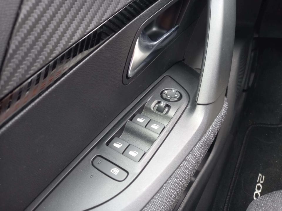 peugeot-2008-2025-gasolina-1199cc