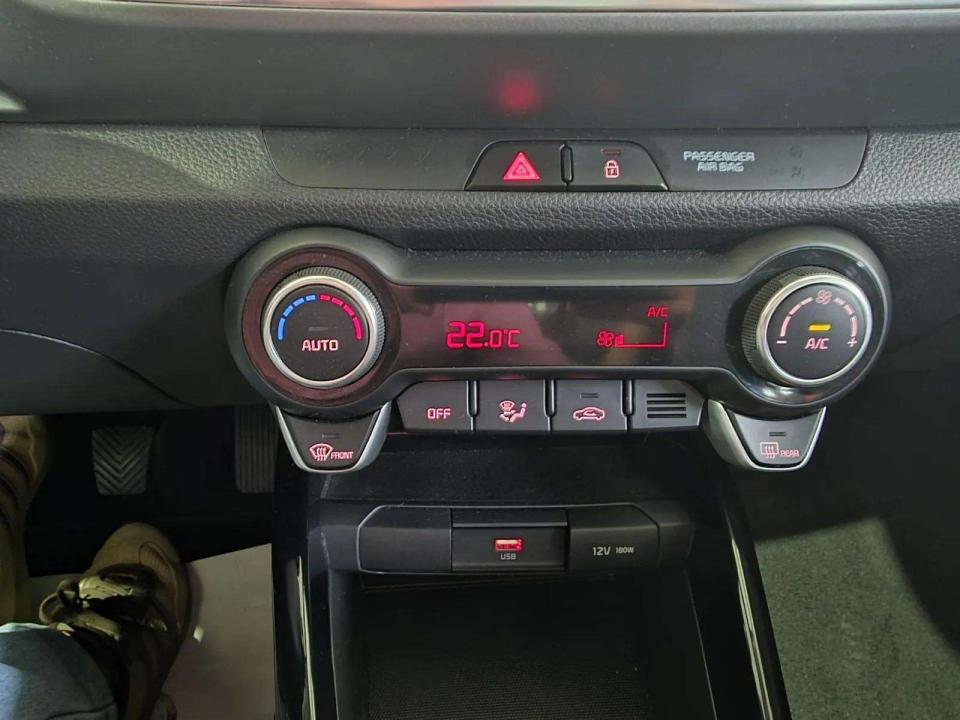 kia-stonic-2025-gasolina-1197cc
