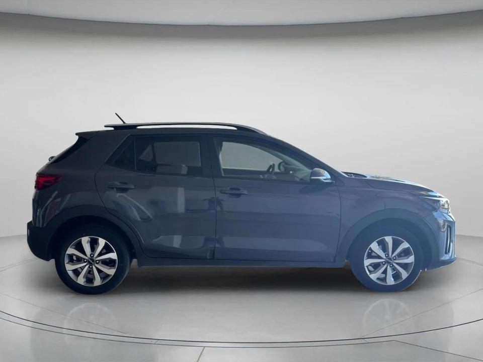 kia-stonic-2023-gasolina-1197cc
