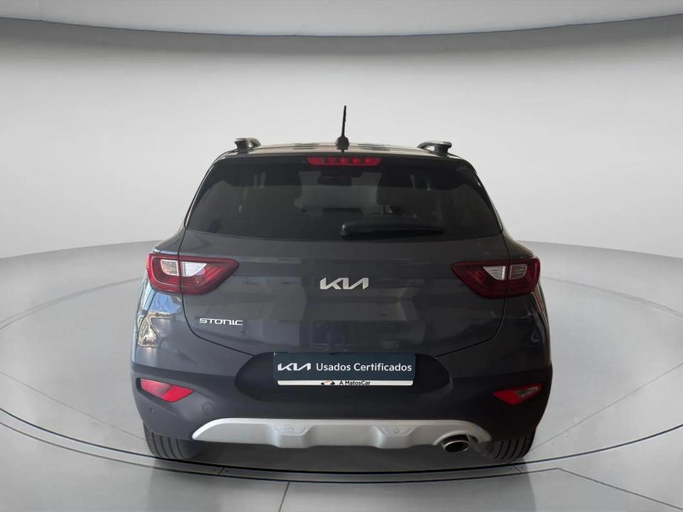 kia-stonic-2023-gasolina-1197cc