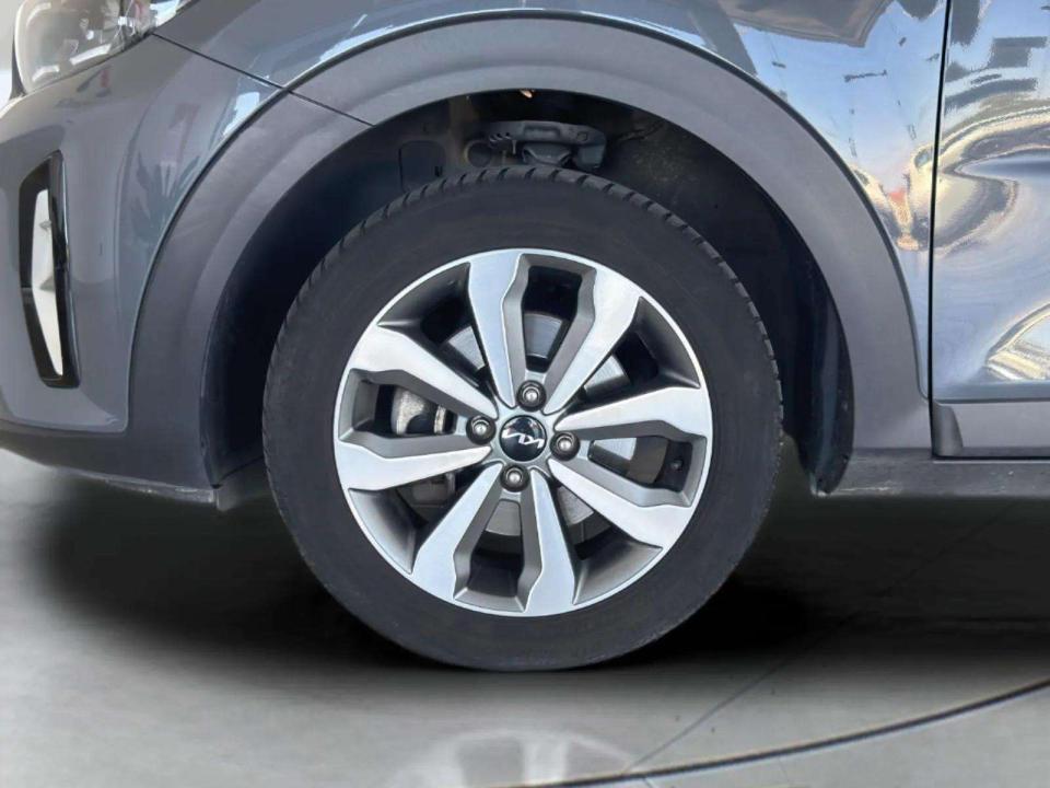 kia-stonic-2023-gasolina-1197cc