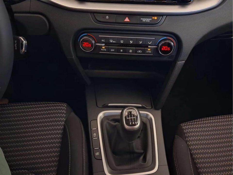 kia-xceed-2026-gasolina-998cc
