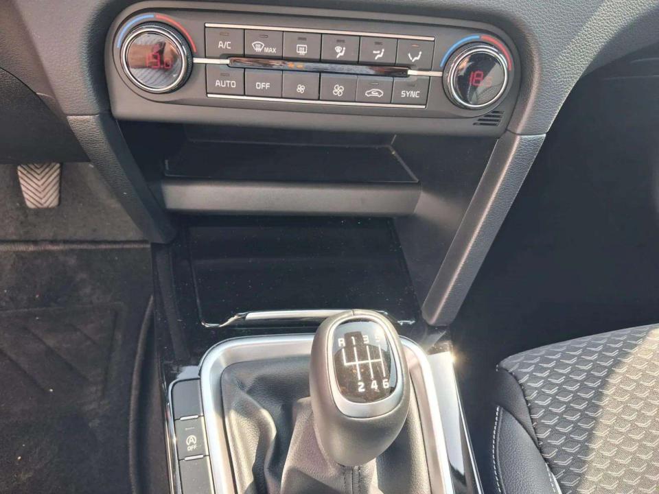 kia-xceed-2026-gasolina-998cc