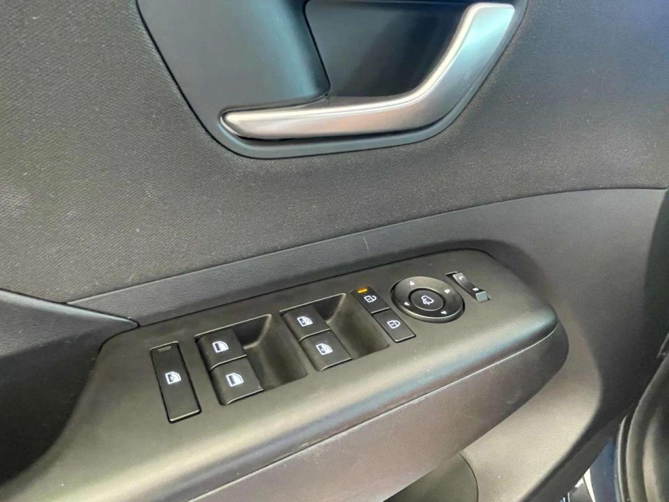hyundai-kauai-2025-gasolina-998cc