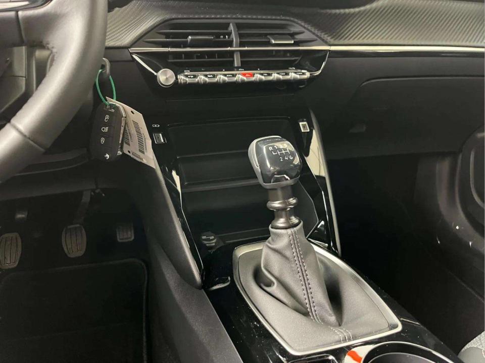 peugeot-2008-2026-gasolina-1199cc