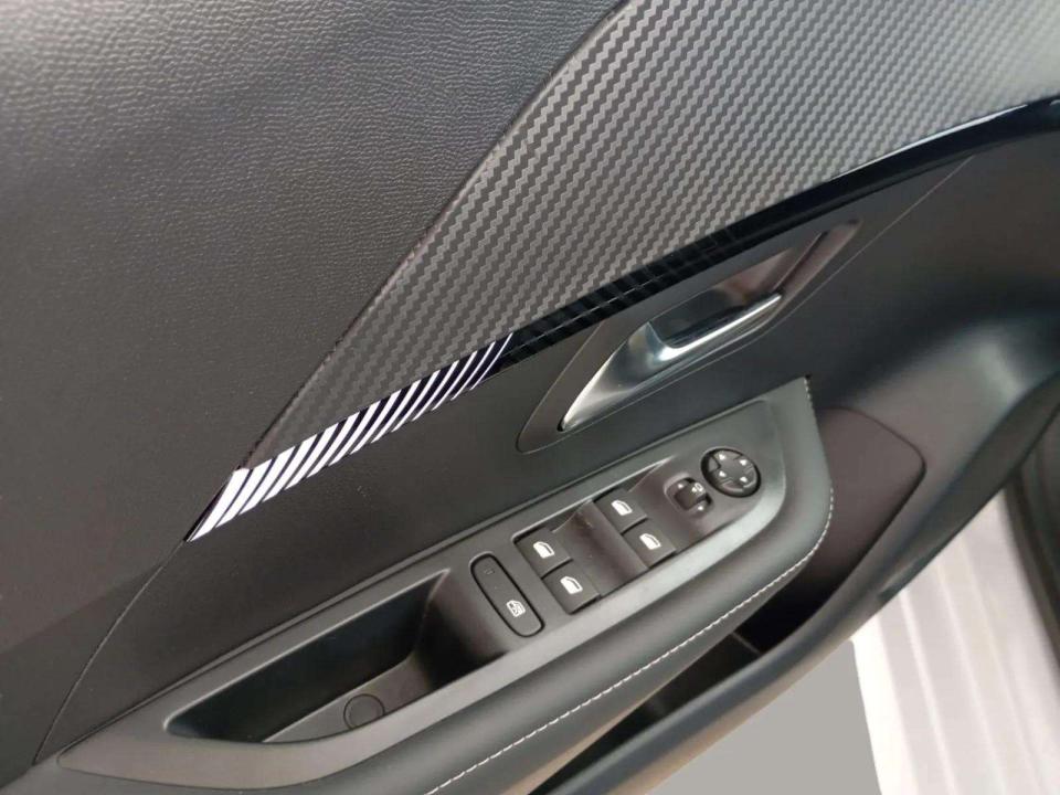 peugeot-208-2026-gasolina-1199cc