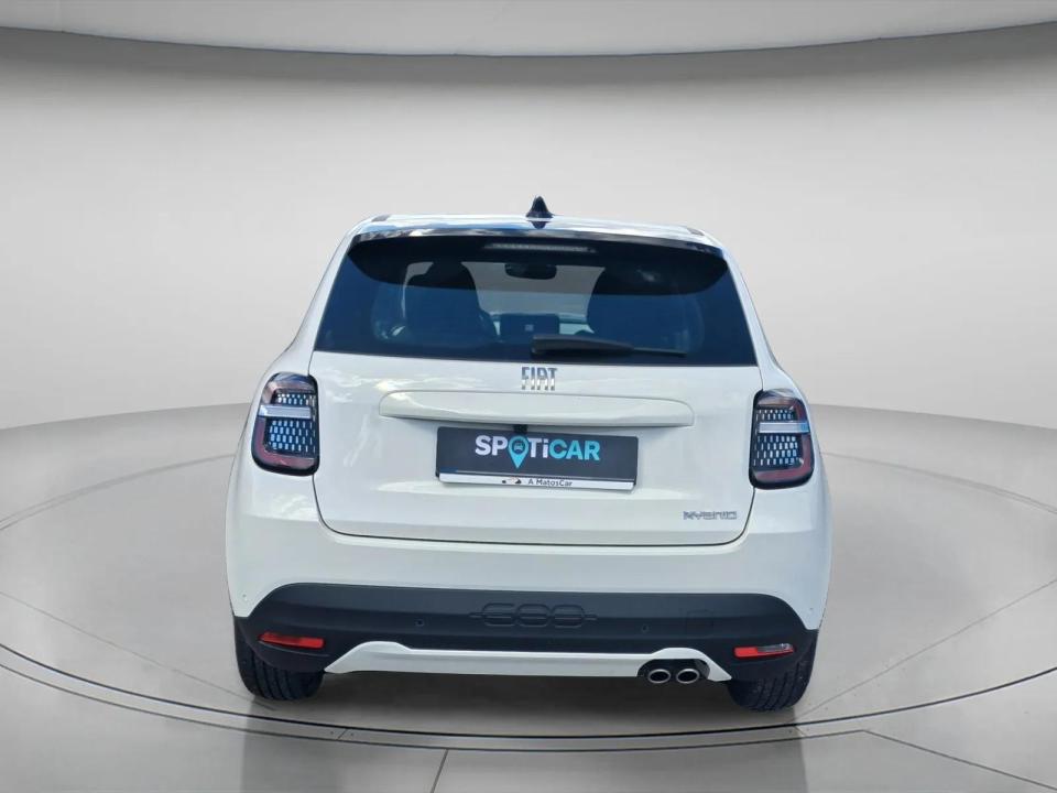 fiat-600-2025-hibrido-1199cc