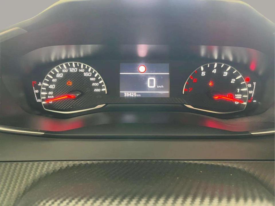 peugeot-2008-2024-gasolina-1199cc