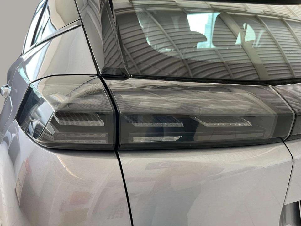 peugeot-2008-2024-gasolina-1199cc
