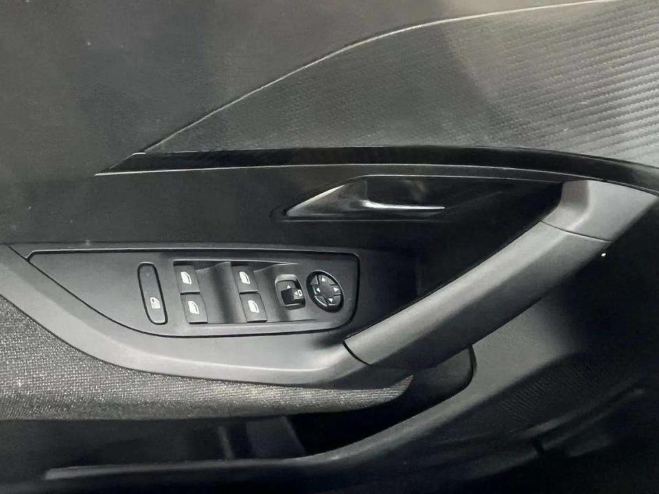 peugeot-2008-2025-gasolina-1199cc
