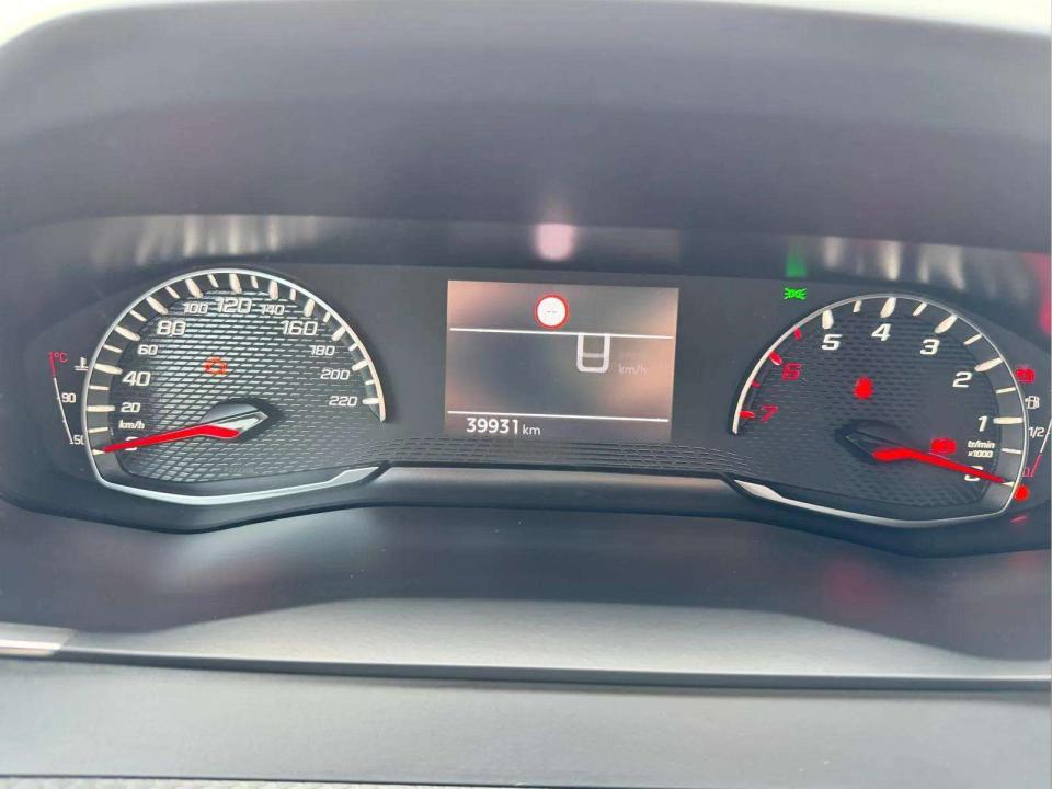 peugeot-2008-2024-gasolina-1199cc