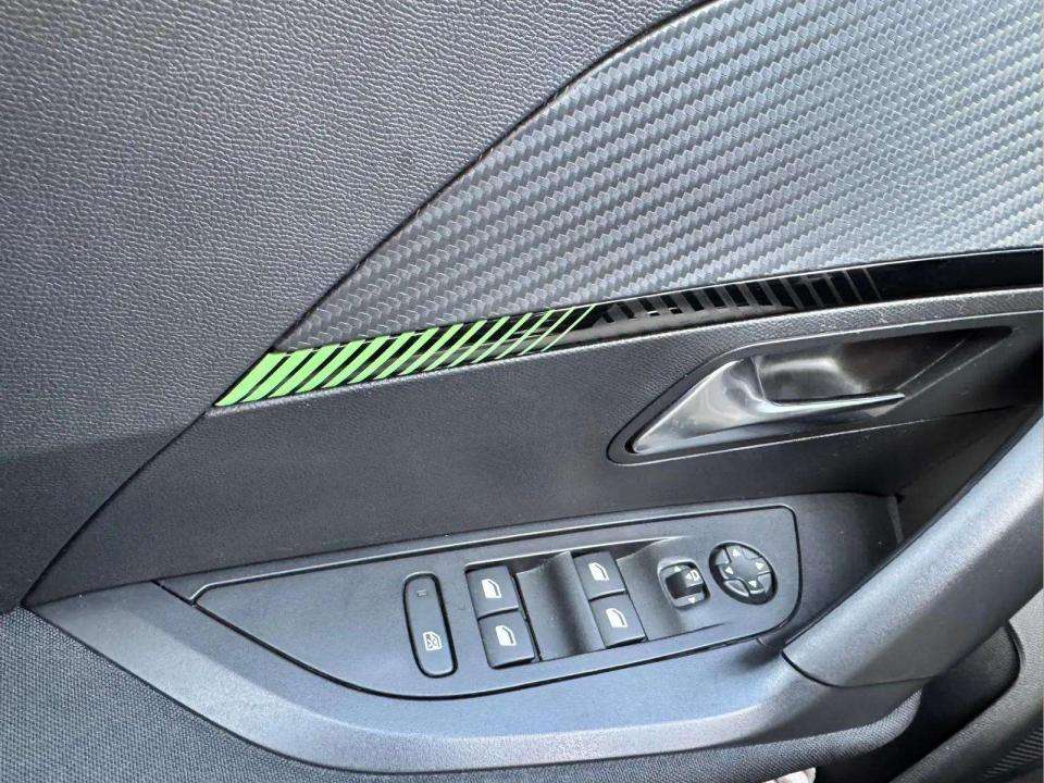 peugeot-2008-2024-gasolina-1199cc