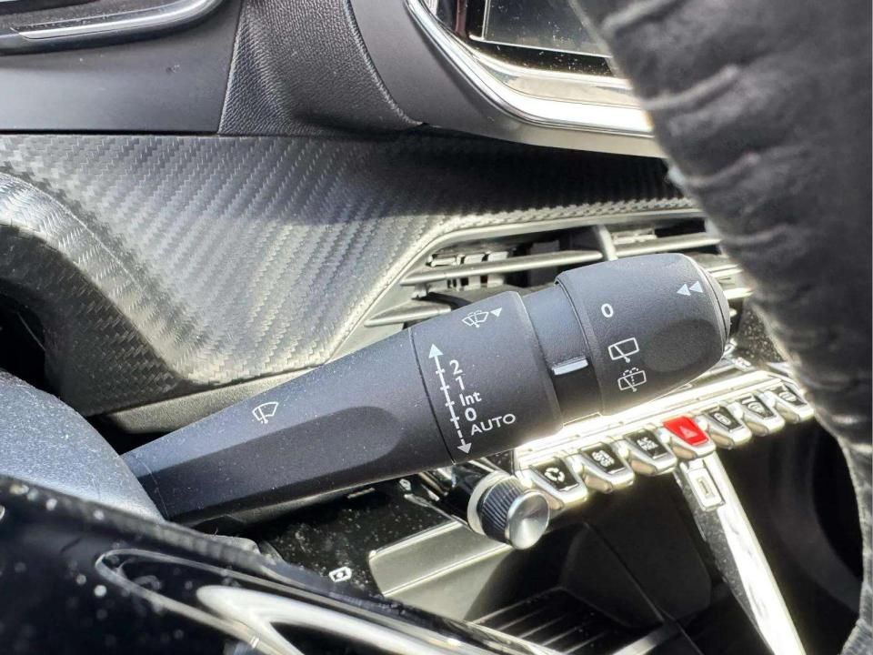 peugeot-2008-2024-gasolina-1199cc