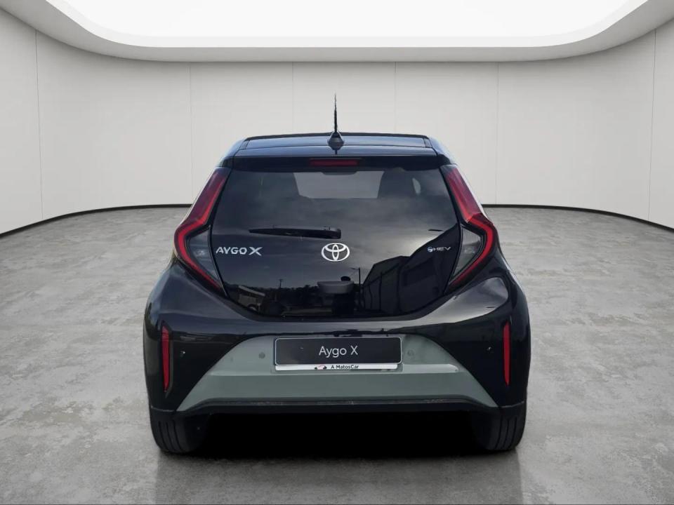 toyota-aygo-x-2026-hibrido-1490cc