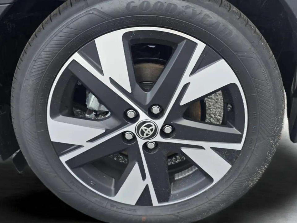 toyota-aygo-x-2026-hibrido-1490cc