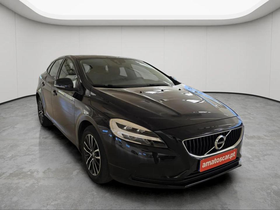 volvo-v40-2019-gasolina-1498cc