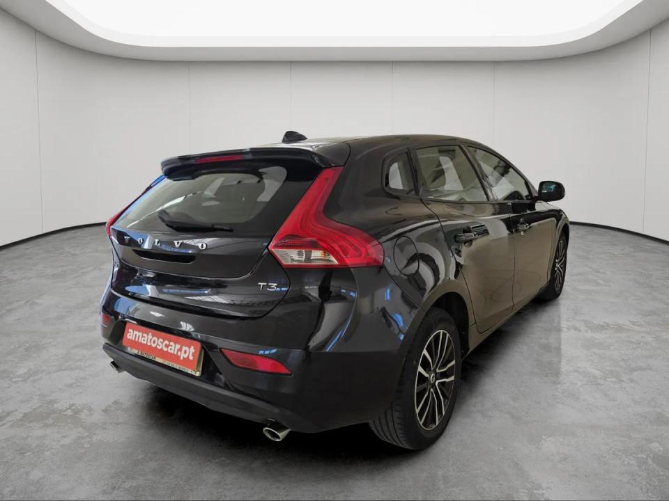 volvo-v40-2019-gasolina-1498cc