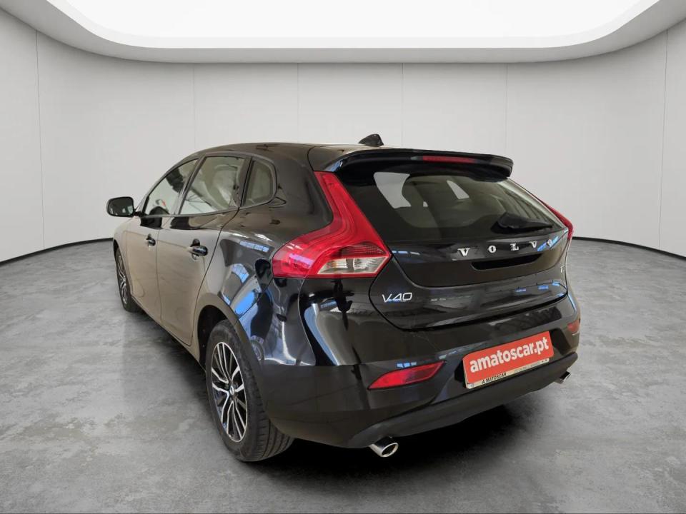 volvo-v40-2019-gasolina-1498cc