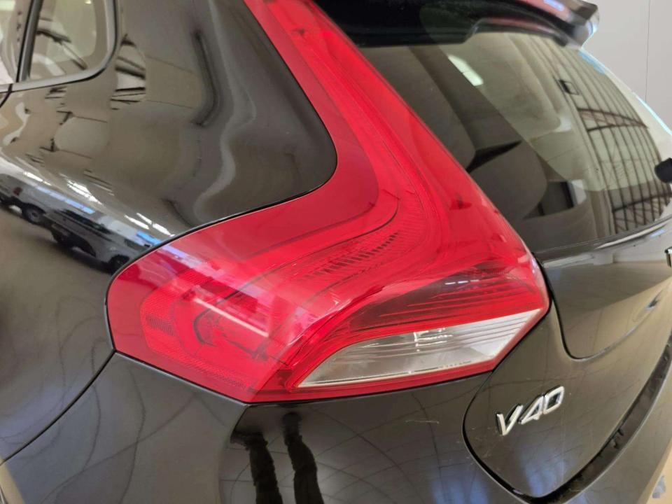 volvo-v40-2019-gasolina-1498cc
