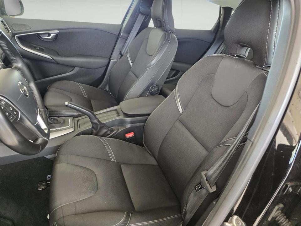 volvo-v40-2019-gasolina-1498cc