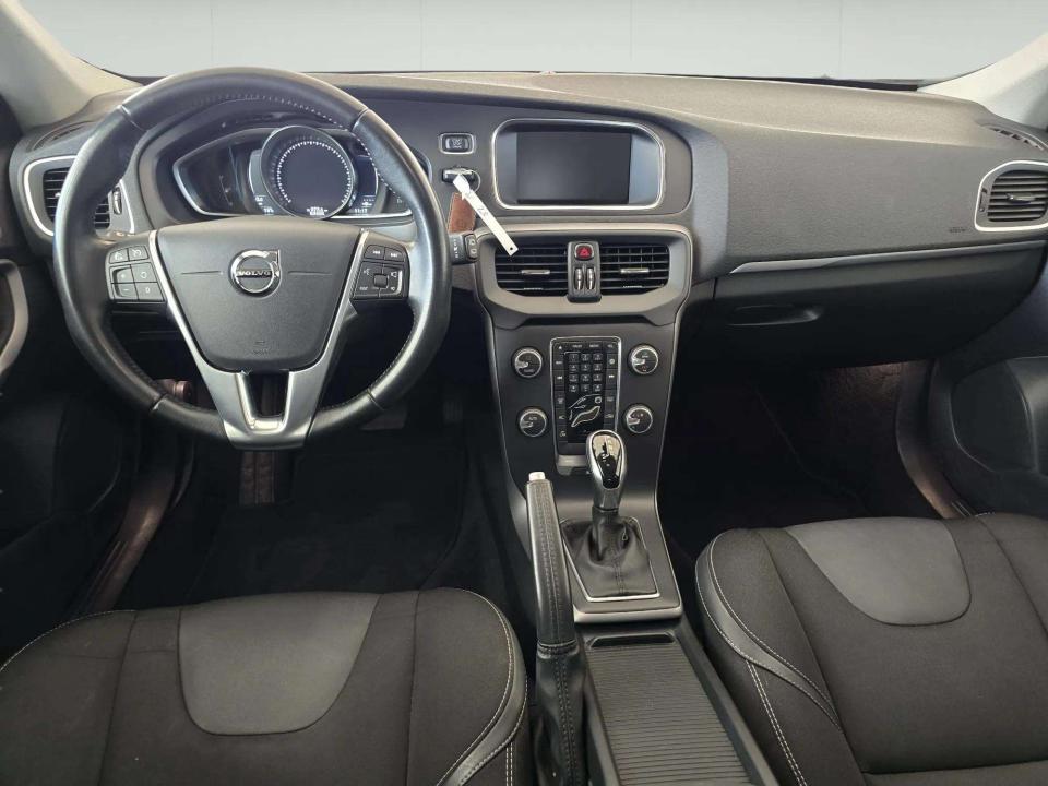 volvo-v40-2019-gasolina-1498cc