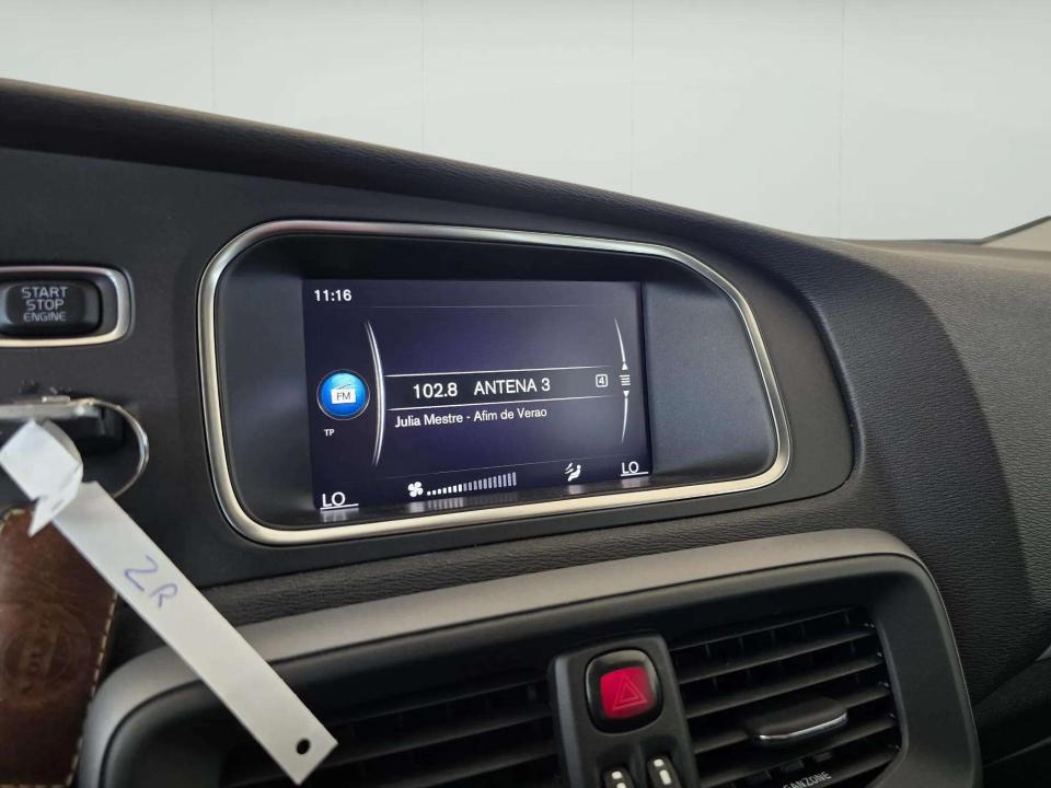 volvo-v40-2019-gasolina-1498cc