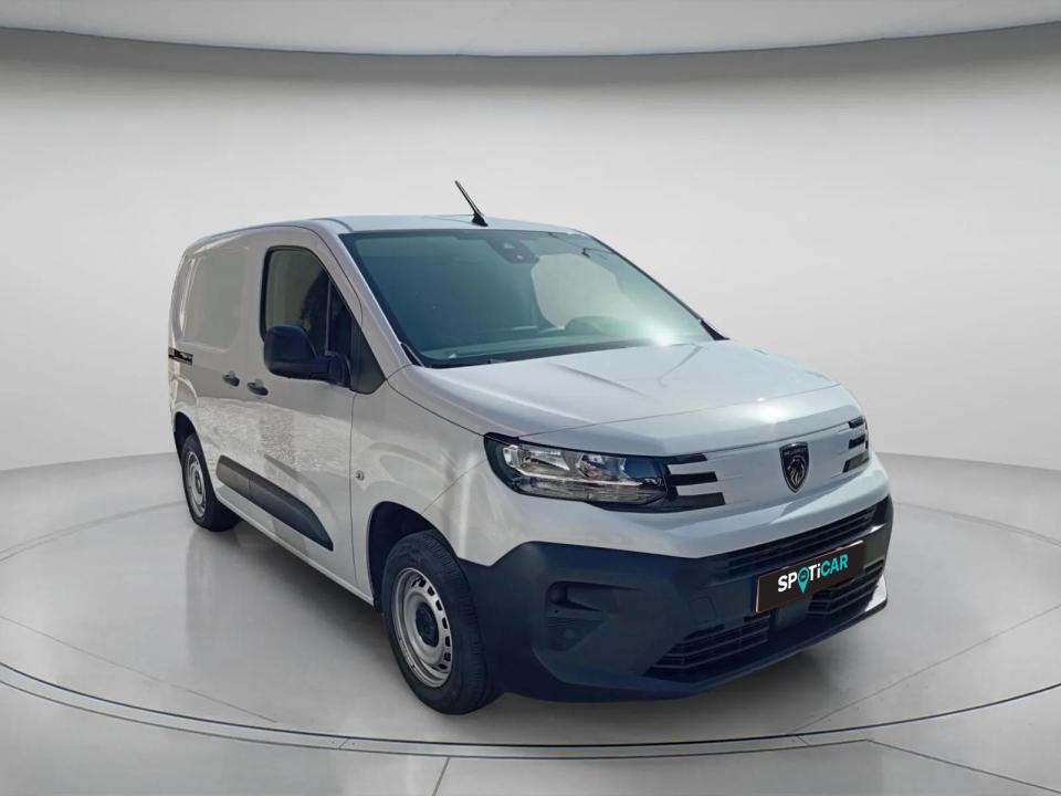peugeot-partner-2025-diesel-1499cc