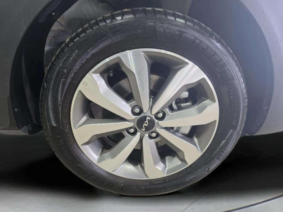 kia-stonic-2025-gasolina-1197cc