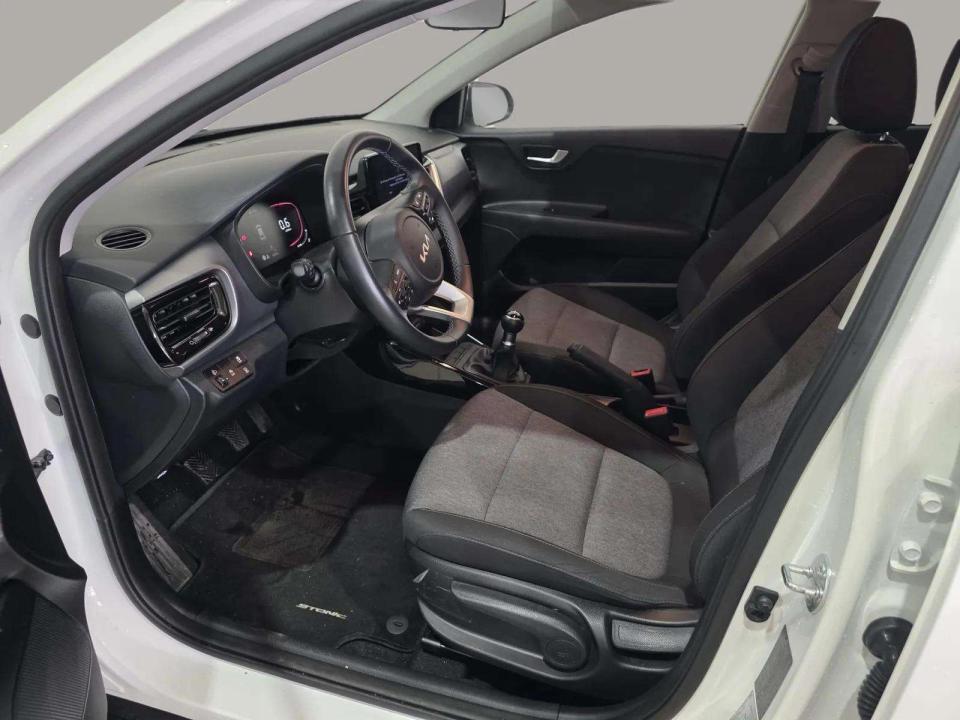 kia-stonic-2025-gasolina-1197cc