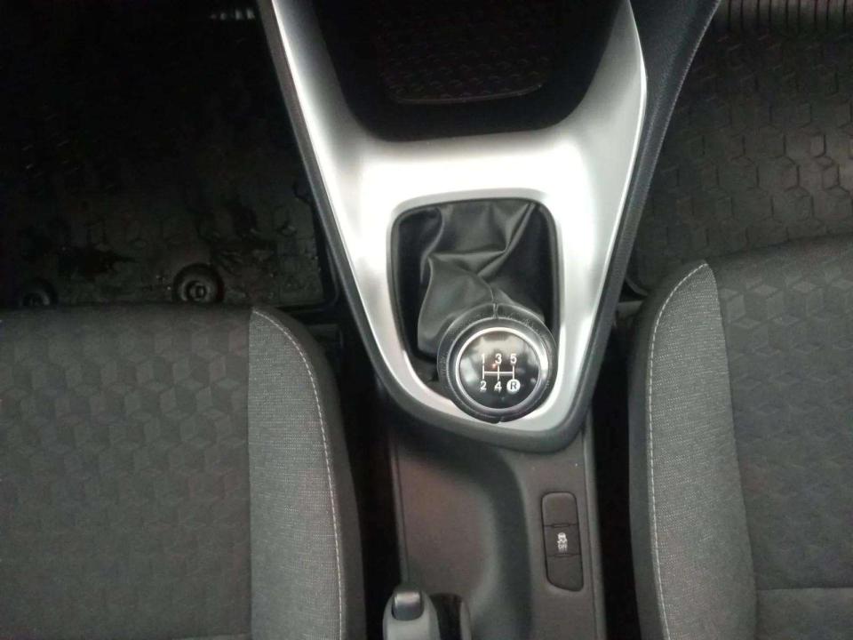 toyota-yaris-2023-gasolina-998cc