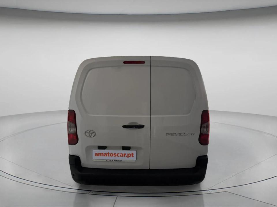toyota-proace-2025-diesel-1499cc