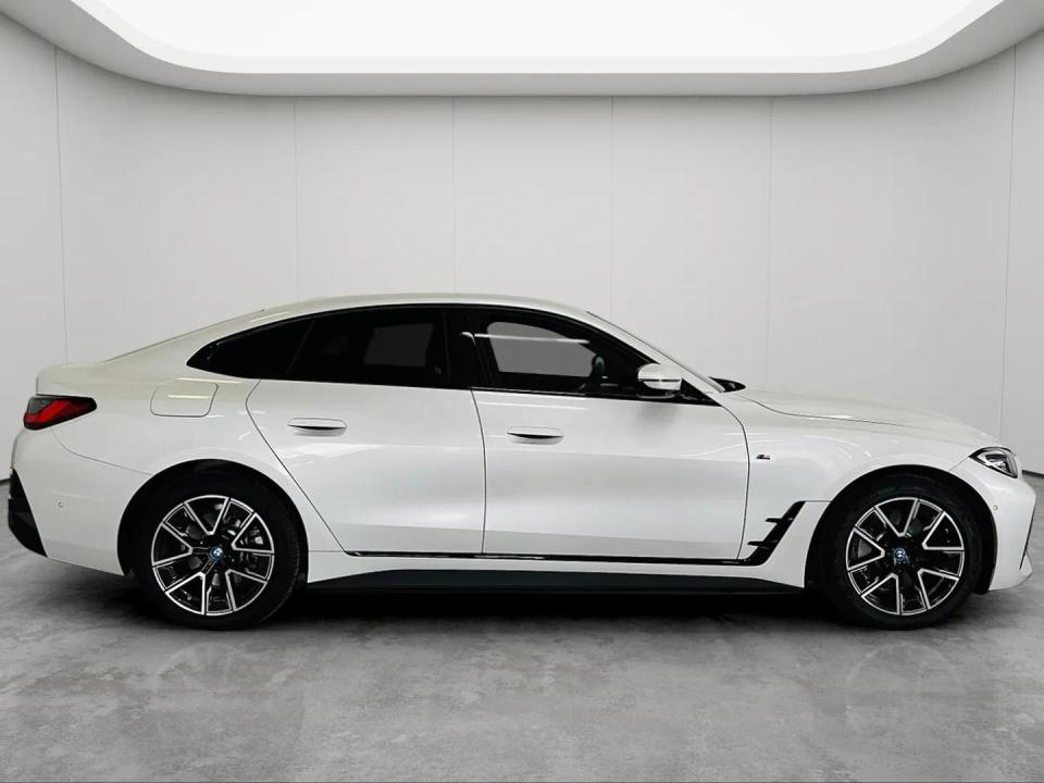 bmw-i4-2023-eletrico-0cc