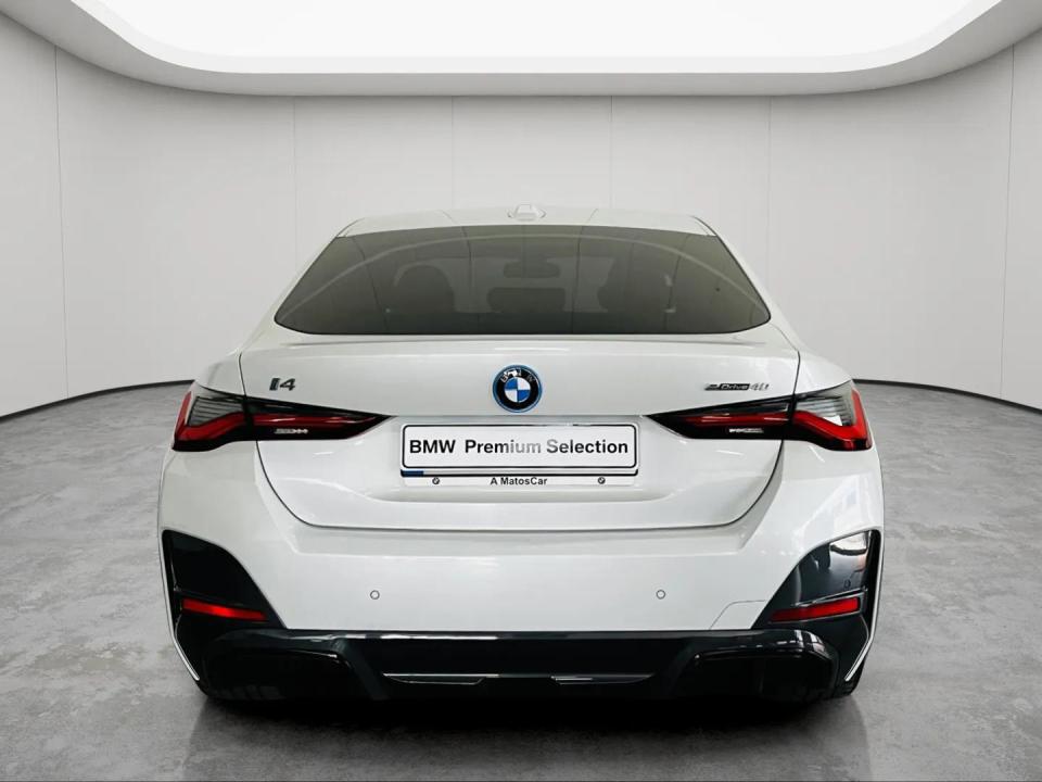 bmw-i4-2023-eletrico-0cc