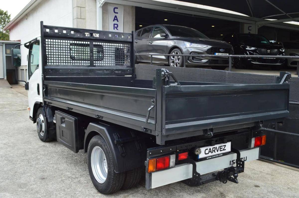 isuzu-nlr-2016-diesel-2999cc