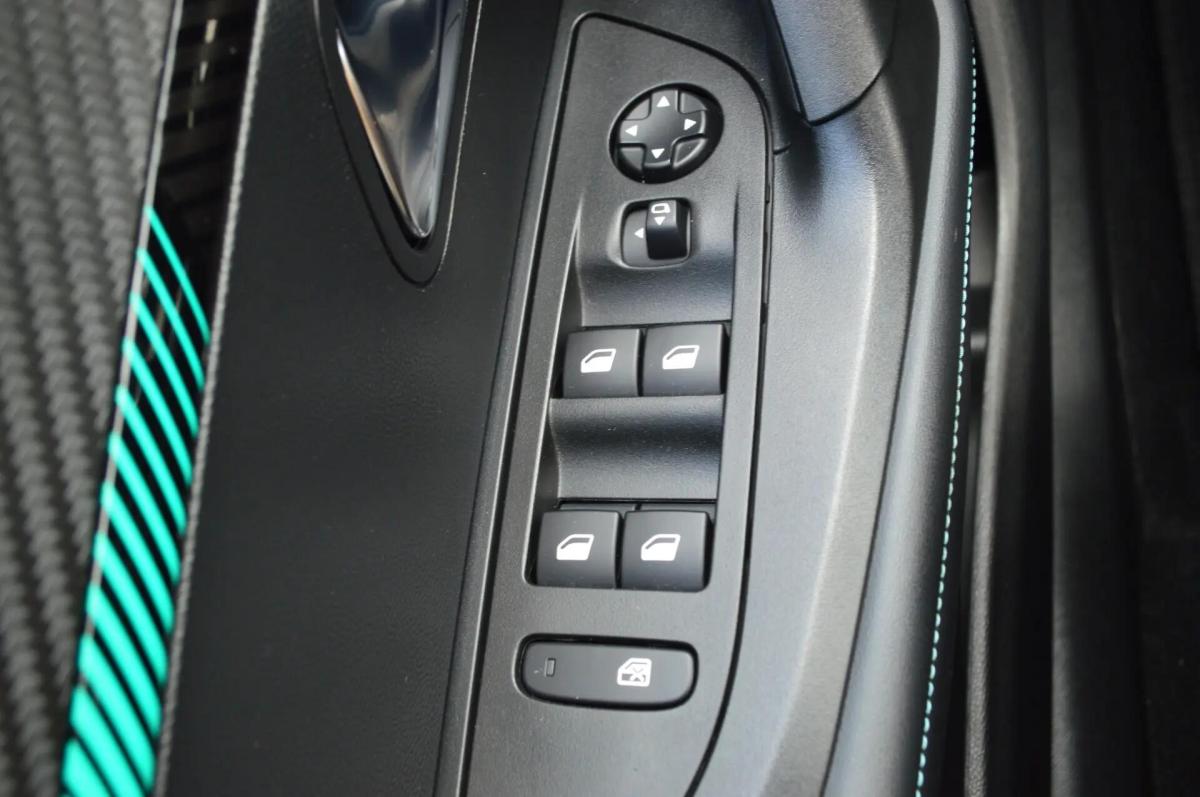 peugeot-2008-2022-diesel-1499cc