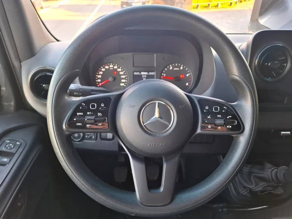 mercedes-benz-sprinter-2022-diesel-1950cc