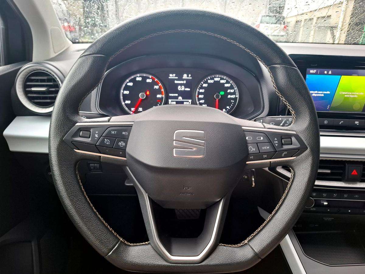 seat-arona-2022-gasolina-999cc