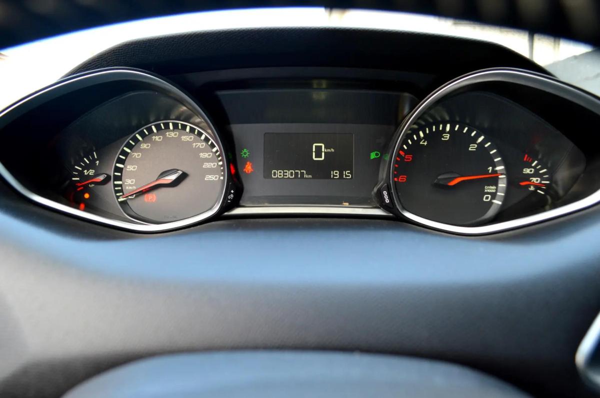 peugeot-308-sw-2017-diesel-1560cc